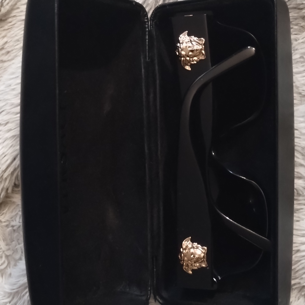 Authentic Versace Polarized Sun Glasses  model #4275